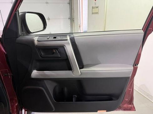 Used 2013 Toyota 4Runner SR5 w/ Premium Pkg w/3rd Row Seat AWD/4WD image 26