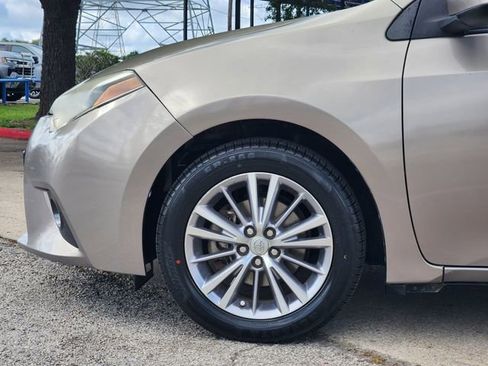 Used 2015 Toyota Corolla LE FWD image 8
