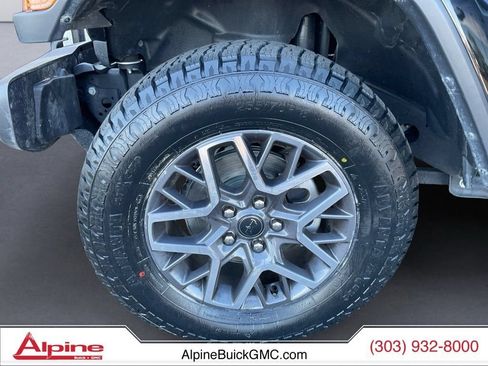 Used 2025 Jeep Wrangler Unlimited Sahara AWD/4WD image 14