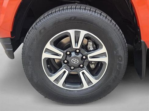 Certified 2017 Toyota Tacoma TRD Sport image 23