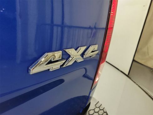 Used 2022 RAM 1500 Classic SLT image 5