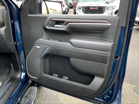 Used 2023 GMC Sierra 1500 SLT w/ SLT Convenience Package image 21
