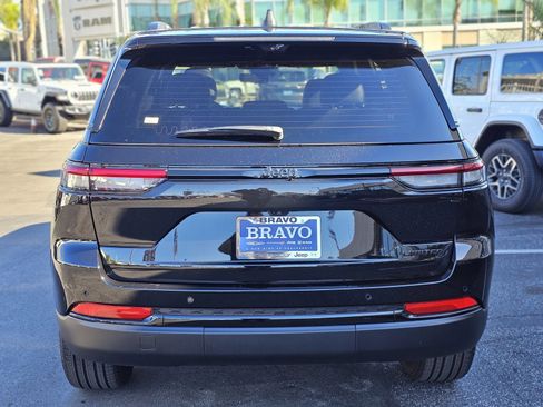 New 2025 Jeep Grand Cherokee Limited w/ Luxury Tech Group II image 6