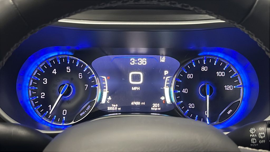 Used 2024 Chrysler Pacifica Touring-L FWD image 16