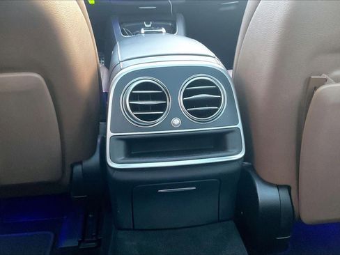 Used 2017 Mercedes-Benz S 550 Sedan image 31