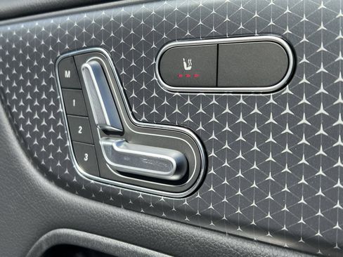 New 2026 Mercedes-Benz GLB 250 4MATIC image 33