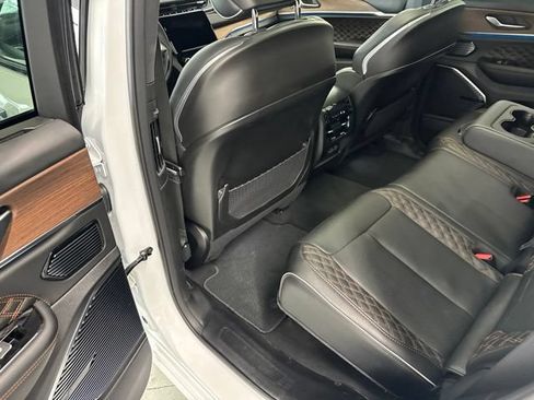 Used 2023 Jeep Grand Cherokee Summit w/ Luxury Tech Group V AWD/4WD image 24