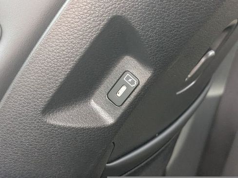 New 2026 Kia Carnival EX FWD image 18