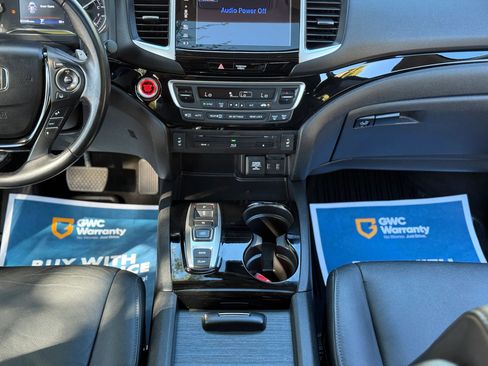 Used 2018 Honda Pilot Touring image 18