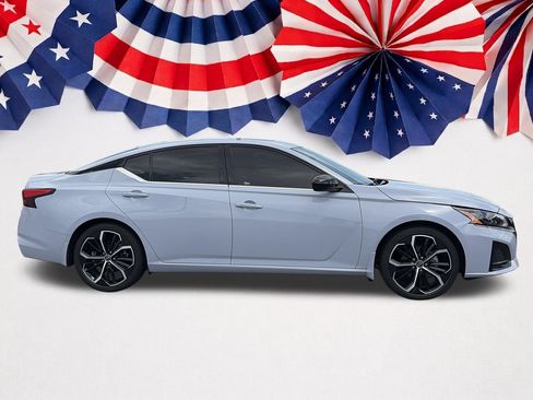 Certified 2024 Nissan Altima 2.5 SR w/ SR Premium Package FWD image 6