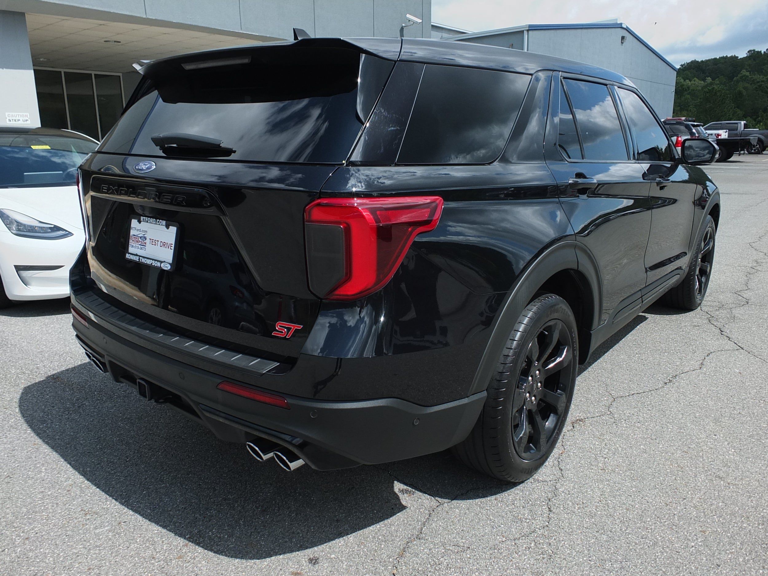 Used 2022 Ford Explorer ST w/ Equipment Group 401A AWD/4WD image 3