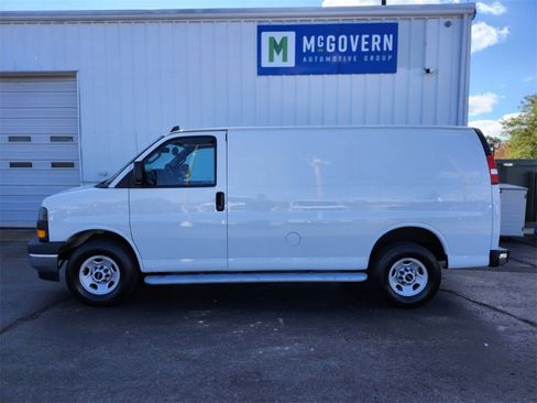 Used 2023 GMC Savana 2500 w/ Driver Convenience Package image 2