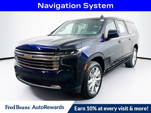 Used 2023 Chevrolet Suburban High Country w/ Premium Package 2 AWD/4WD image 3