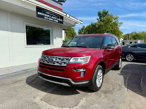 Used 2018 Ford Explorer XLT w/ Equipment Group 202A image 4