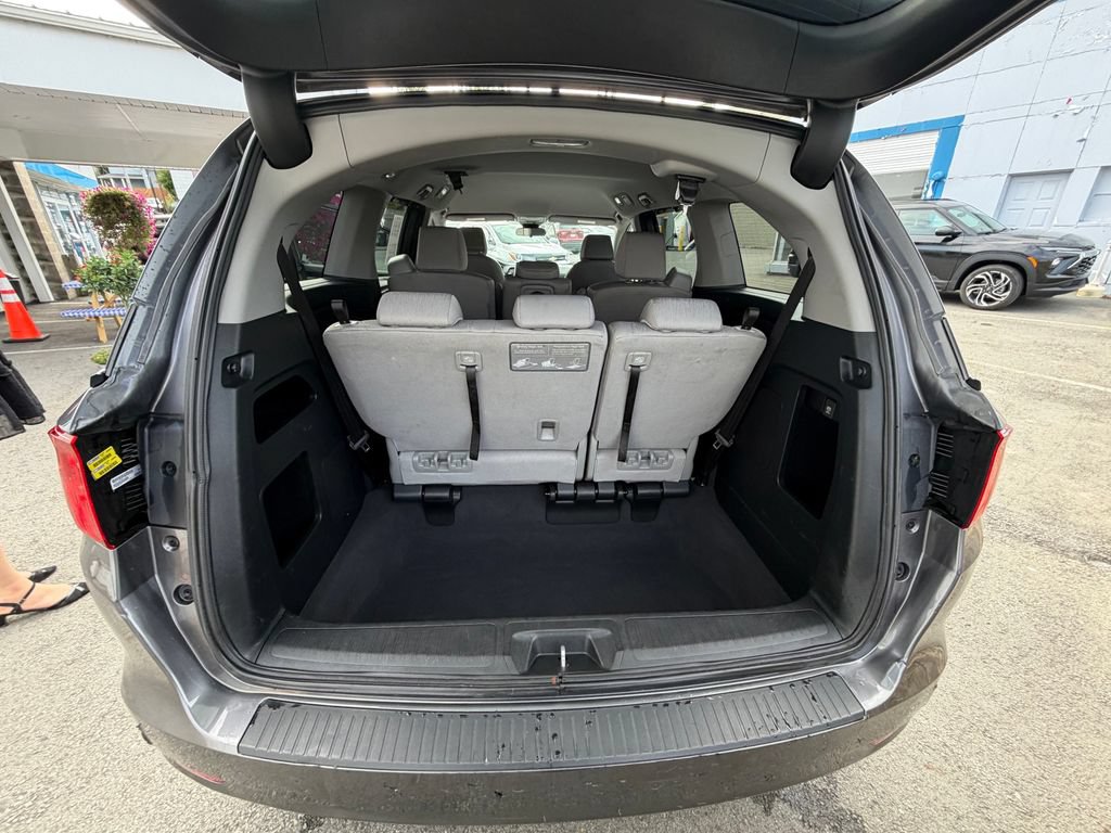 Used 2022 Honda Odyssey EX image 12