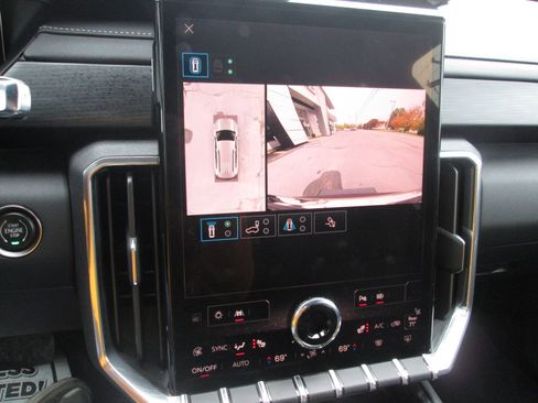 Certified 2025 GMC Acadia Elevation image 26