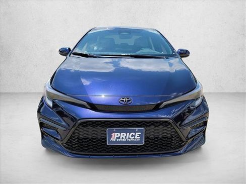 Used 2026 Toyota Corolla SE FWD image 2