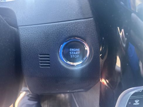 Used 2018 Toyota Corolla SE w/ SE Premium Package FWD image 14