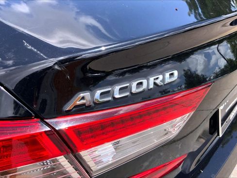 Used 2018 Honda Accord LX image 10