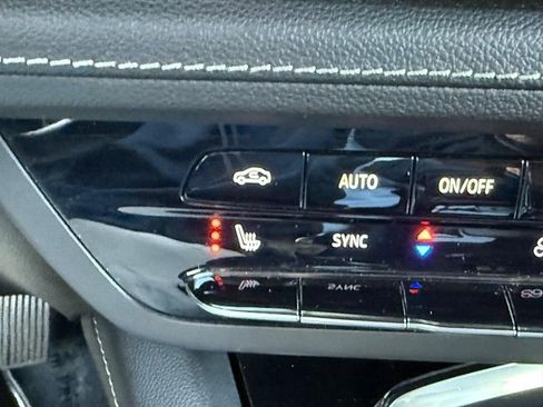 Used 2022 Buick Envision Preferred image 21