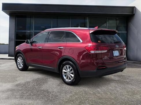 Used 2016 Kia Sorento FWD w/ LX Convenience Package image 3