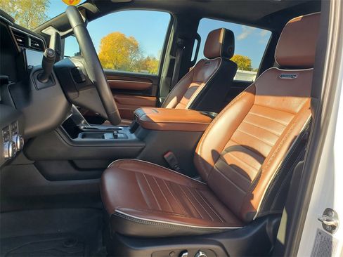 Used 2024 GMC Sierra 2500 Denali Ultimate w/ Max Trailering Package image 7