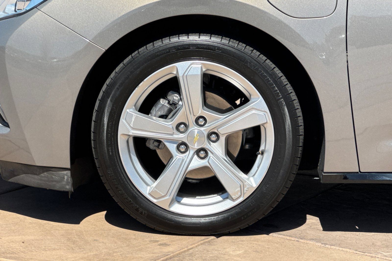 Used 2017 Chevrolet Volt LT w/ Comfort Package FWD image 33