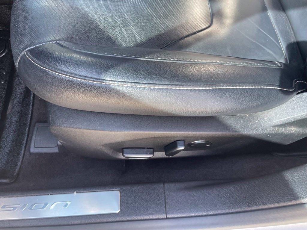 Used 2017 Ford Fusion Titanium AWD/4WD image 12
