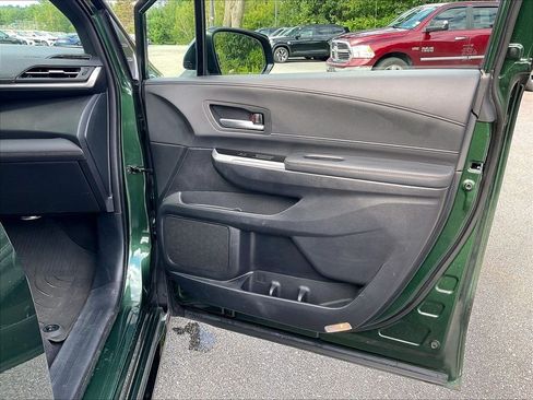 Used 2025 Toyota Sienna Platinum AWD/4WD image 11