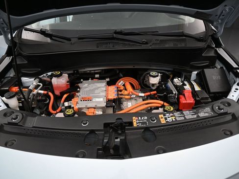 Used 2022 Chevrolet Bolt EUV LT w/ Convenience Package image 37