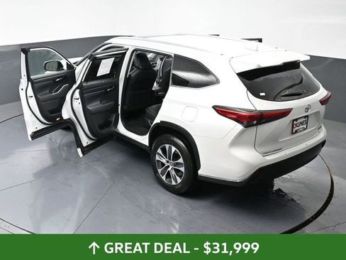Used 2023 Toyota Highlander XLE FWD image 73