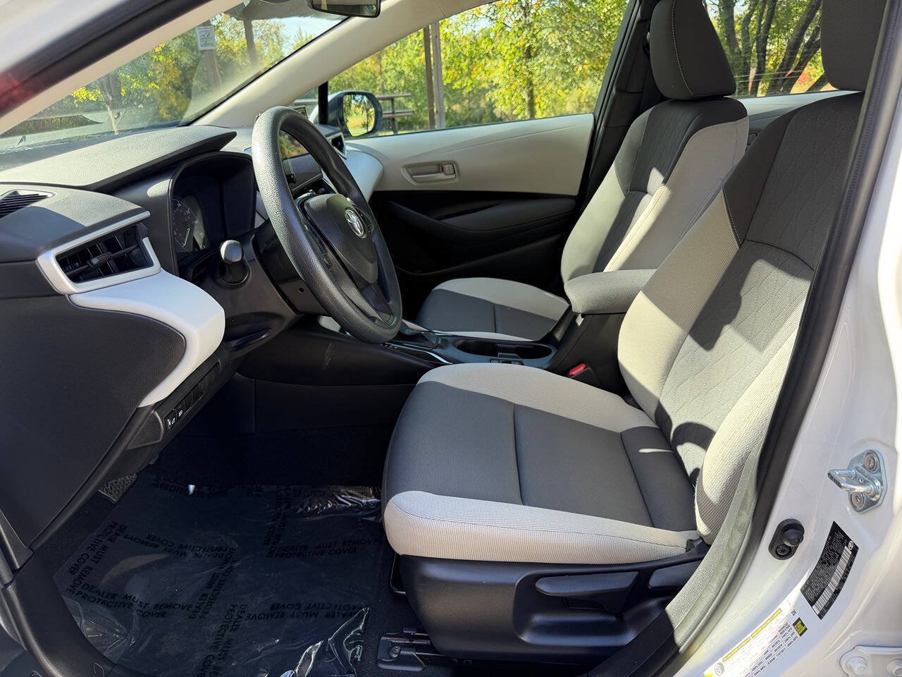Used 2025 Toyota Corolla LE FWD image 11