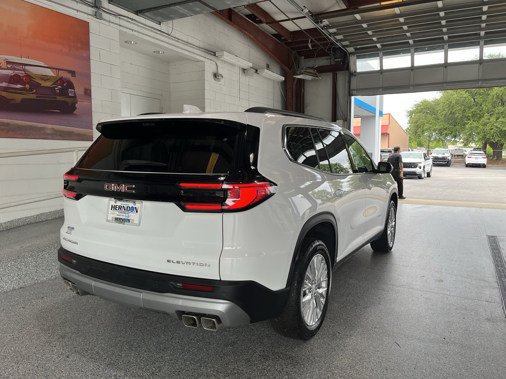 Used 2026 GMC Acadia Elevation w/ Elevation Premium Package FWD image 11
