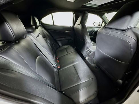 Used 2019 Lexus UX 250h image 26