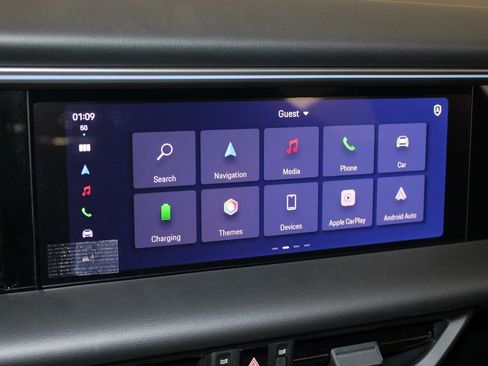 Certified 2025 Porsche Macan 4 Electric image 17