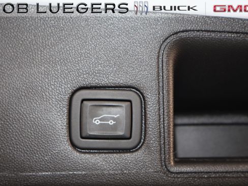 Certified 2024 GMC Terrain SLT w/ LPO, Floor Liner Package AWD/4WD image 23