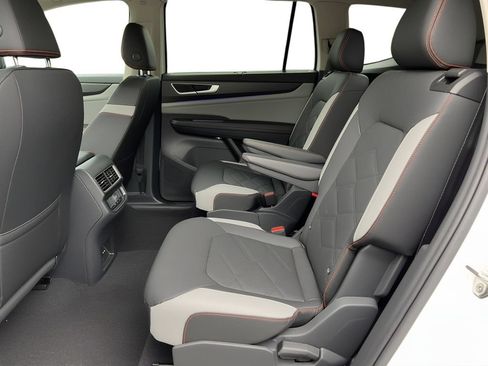 New 2026 Volkswagen Atlas Peak Edition AWD/4WD image 7