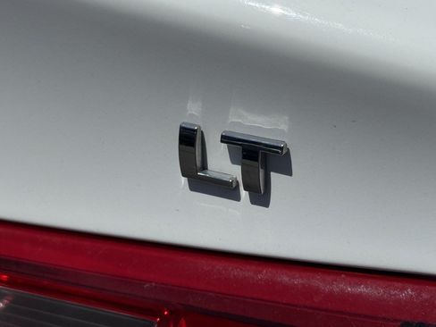 Used 2023 Chevrolet Malibu LT FWD image 13