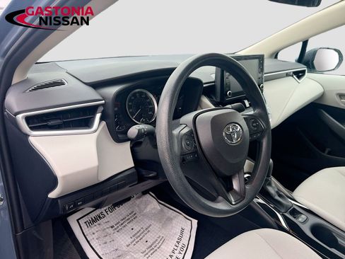 Used 2022 Toyota Corolla LE image 11