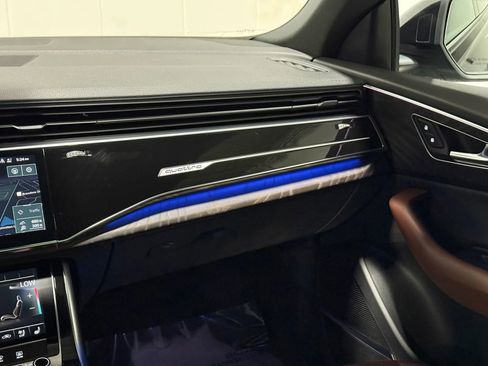 Used 2021 Audi Q8 Premium Plus w/ Premium Plus Package image 25