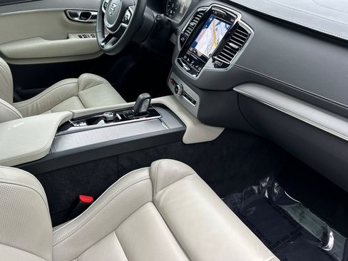 Certified 2022 Volvo XC90 T8 R-Design w/ Advanced Package image 20