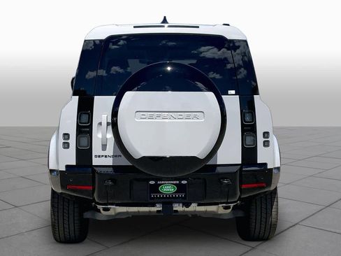 New 2026 Land Rover Defender 110 X-Dynamic SE AWD/4WD image 4