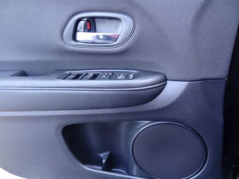 Used 2020 Honda HR-V LX image 13