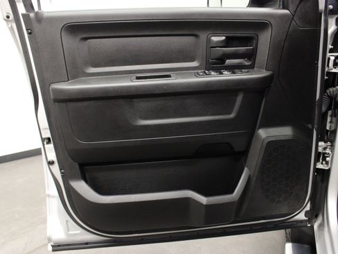 Used 2018 RAM 2500 Tradesman w/ Chrome Appearance Group AWD/4WD image 12