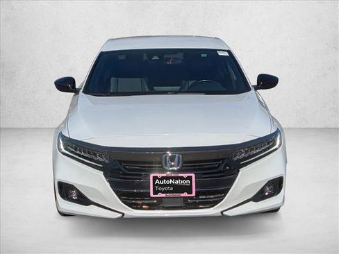 Used 2022 Honda Accord Sport image 2
