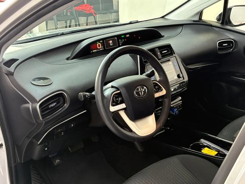 Used 2018 Toyota Prius Prime Plus w/ Carpet Mat Package FWD image 18