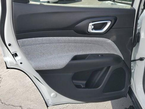 New 2026 Jeep Compass Latitude image 17