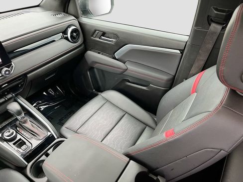 Used 2024 Chevrolet Colorado Z71 w/ Z71 Convenience Package 2 image 23