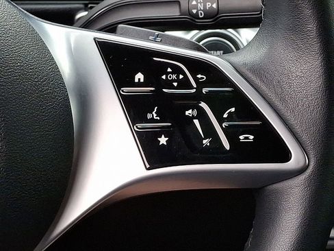 Used 2024 Mercedes-Benz GLB 250 4MATIC image 24