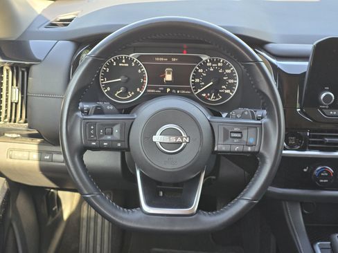 Used 2025 Nissan Pathfinder SV AWD/4WD image 15